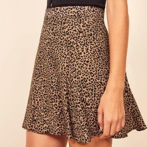 Reformation Flounce Mini Skirt in Leopard Print (Size 10)